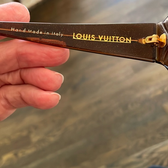 🌟🌟HOST PICK🌟🌟 Stunning Louis Vuitton Sunglasses - Picture 6 of 11